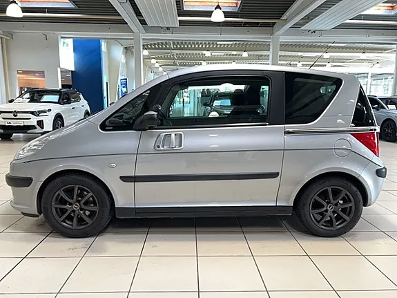Peugeot 1007 2006 photo 2