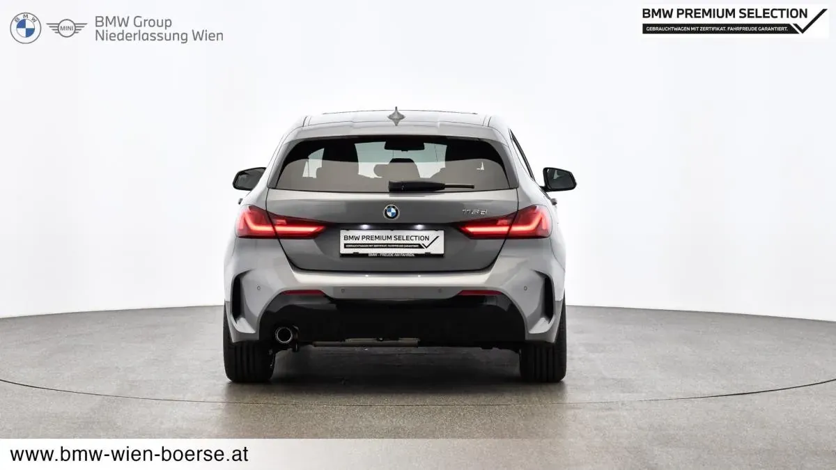 BMW 1 Series 2024 photo 2