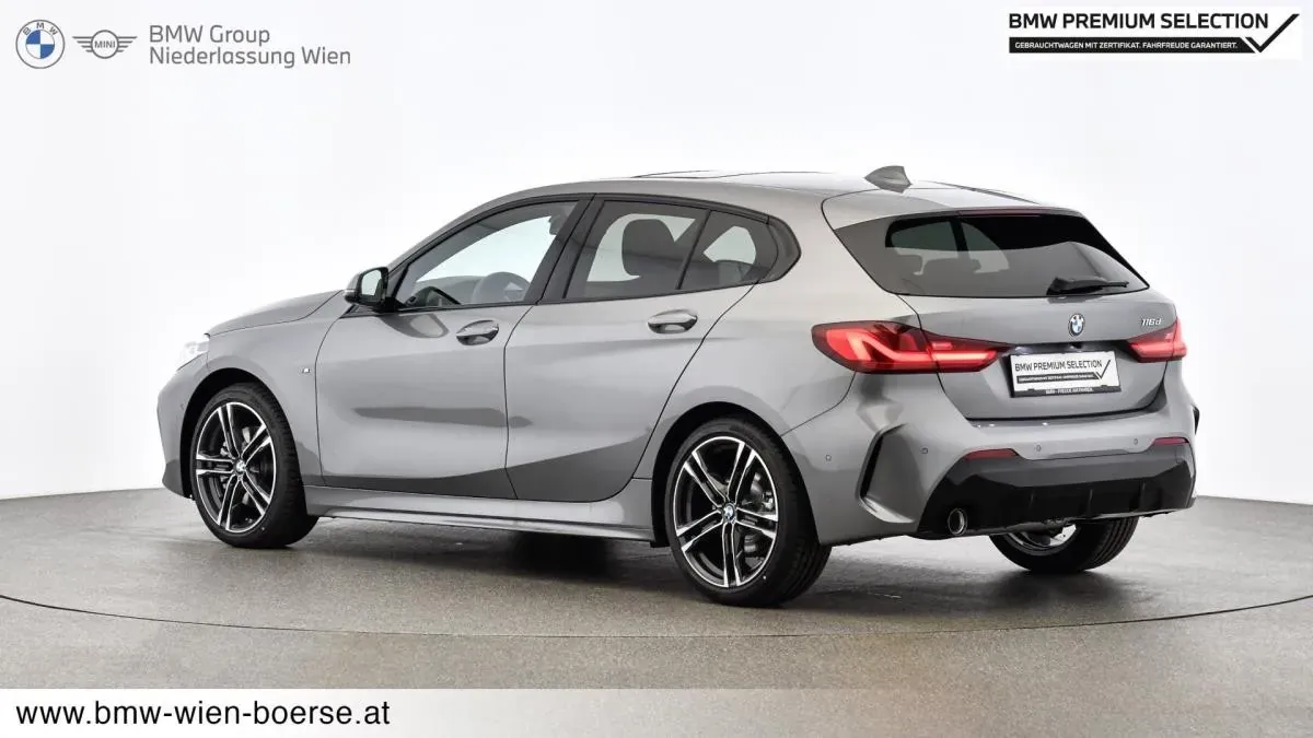BMW 1 Series 2024 photo 3