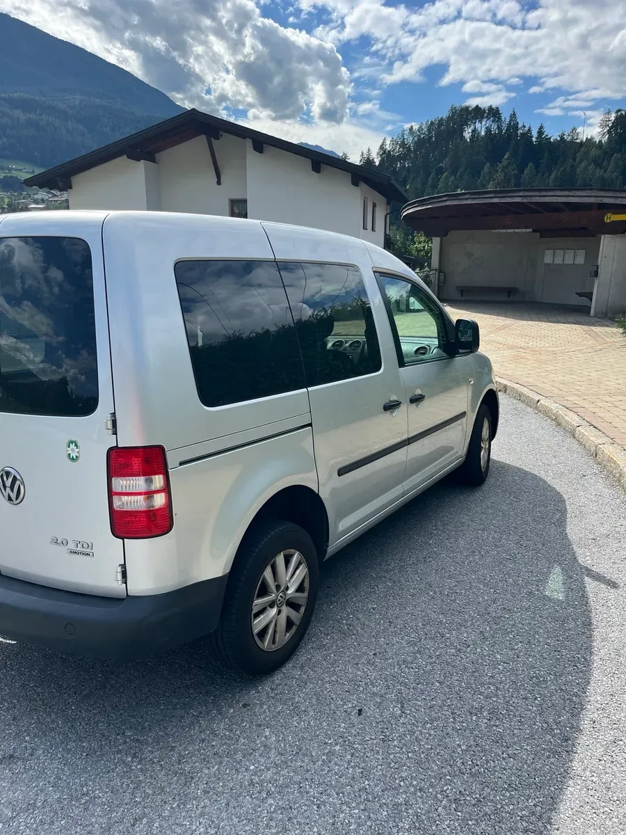 Volkswagen Caddy 2012 photo 2