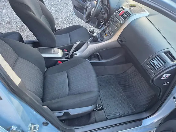 Toyota Auris 2008 photo 3
