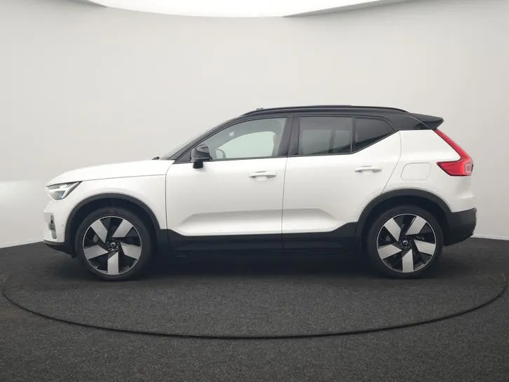 Volvo Xc40 2023 photo 2