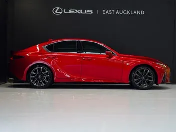 Lexus Is 300H 2025 photo 4