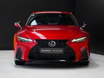Lexus Is 300H 2025 photo 5
