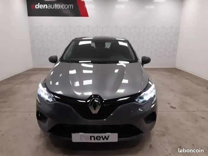 Renault Clio 2023 photo 2