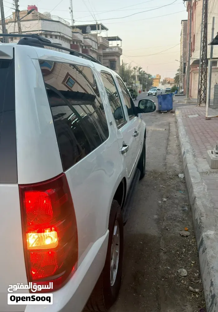 Chevrolet Tahoe 2009 photo 2