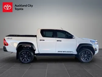 Toyota Hilux 2025 photo 3