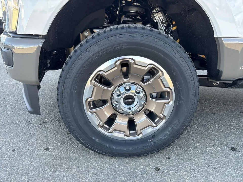 Ford F-350 Super Duty 2027 photo 3