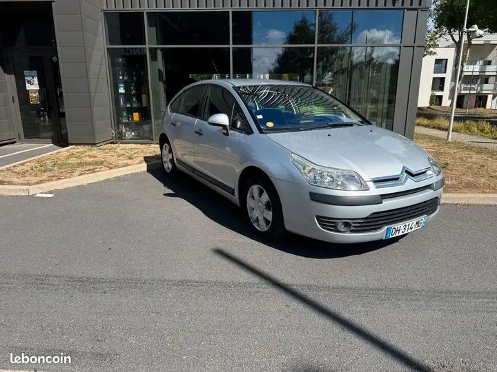Citroen C4 2008 photo 2