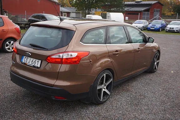 Ford Focus 2014 photo 2