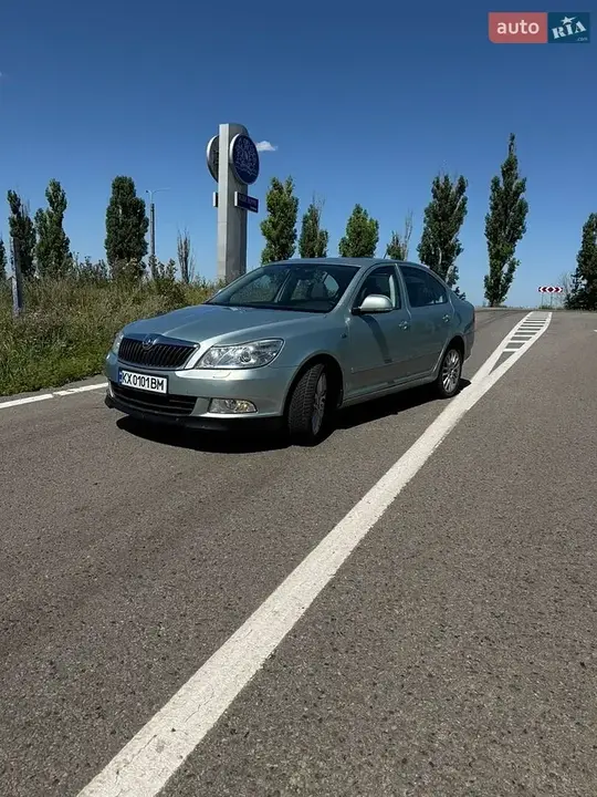 Skoda Octavia 2009 photo 2