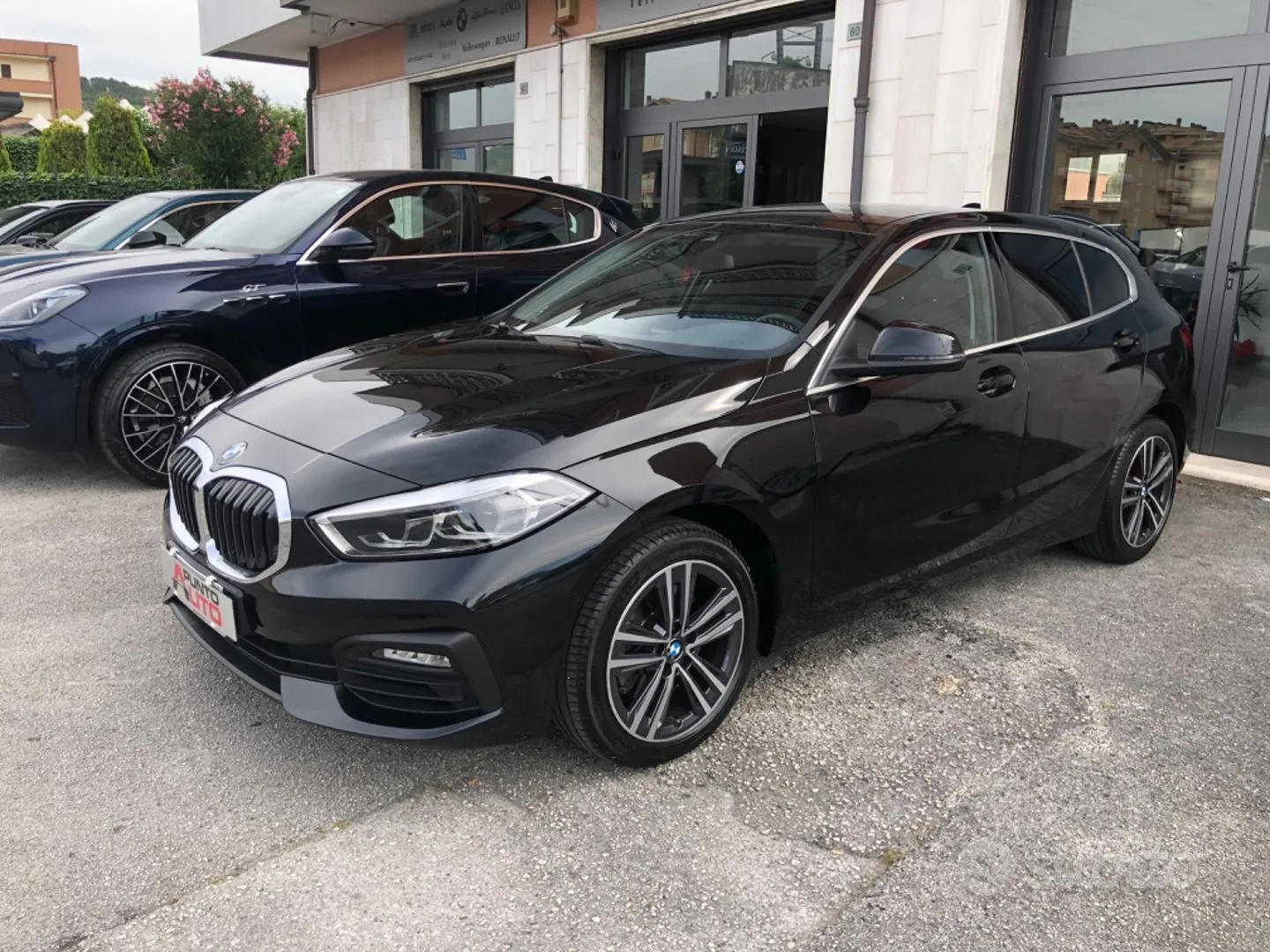 BMW 1 Series 2023 photo 2