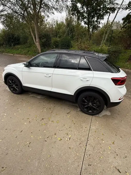 Volkswagen T-Roc 2022 photo 2