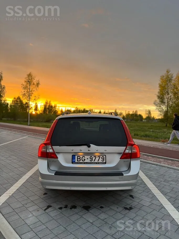 Volvo V70 2007 photo 2