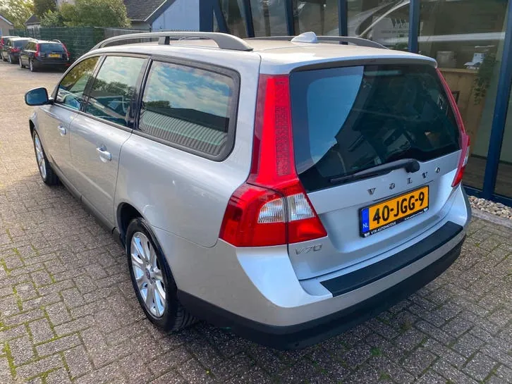 Volvo V70 2009 photo 2