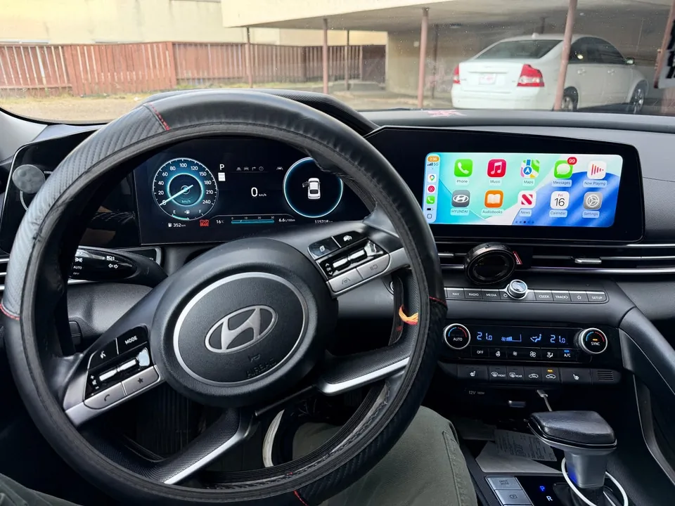 Hyundai Elantra 2024 photo 3