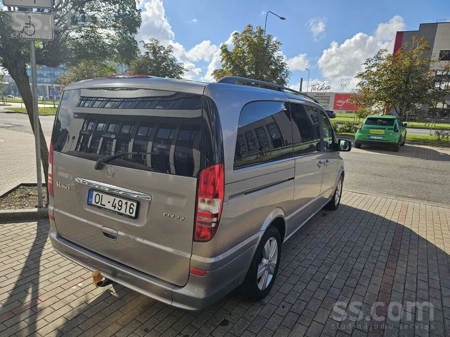 Mercedes-Benz Viano 2011 photo 3