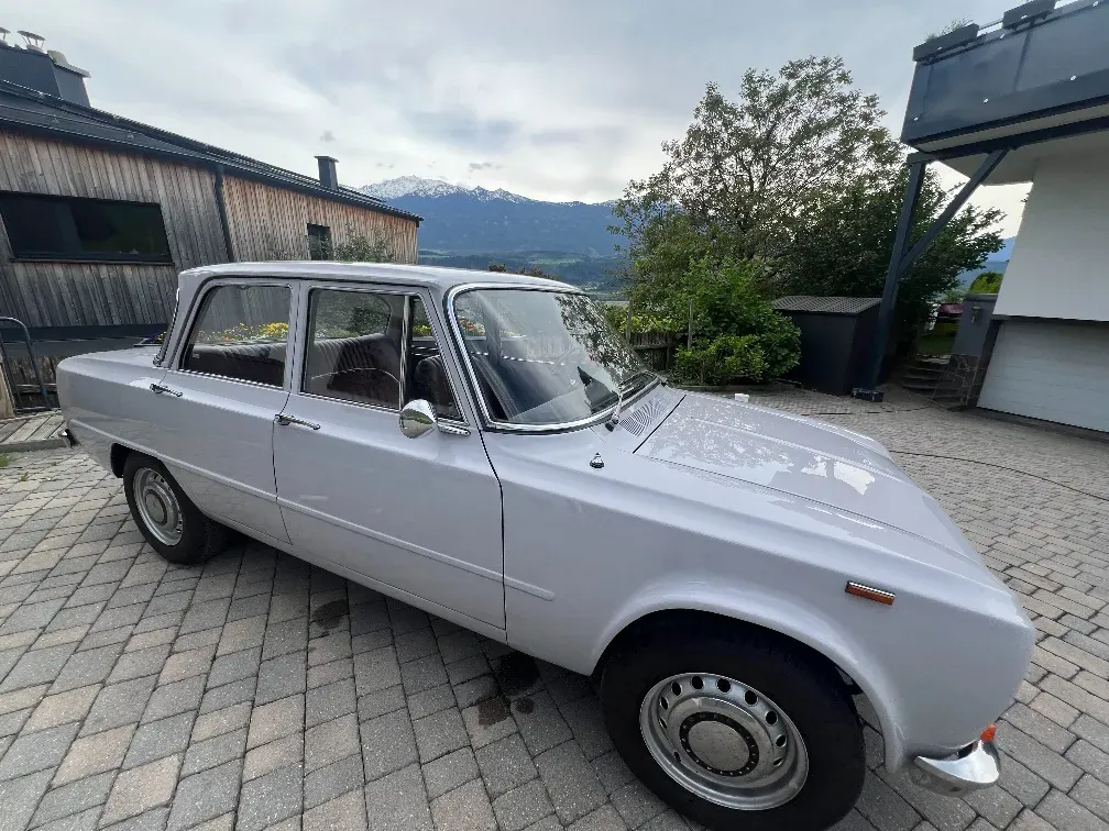 Alfa Romeo Giulia 1970 photo 3