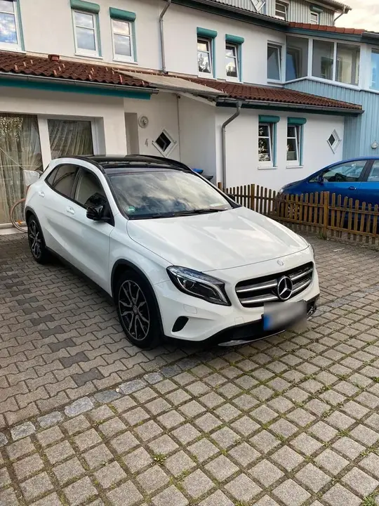 Mercedes-Benz Gla220