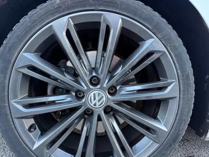 Volkswagen Passat 2016 photo 2