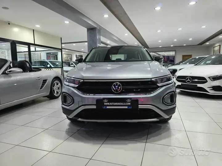 Volkswagen T-Roc 2025 photo 2