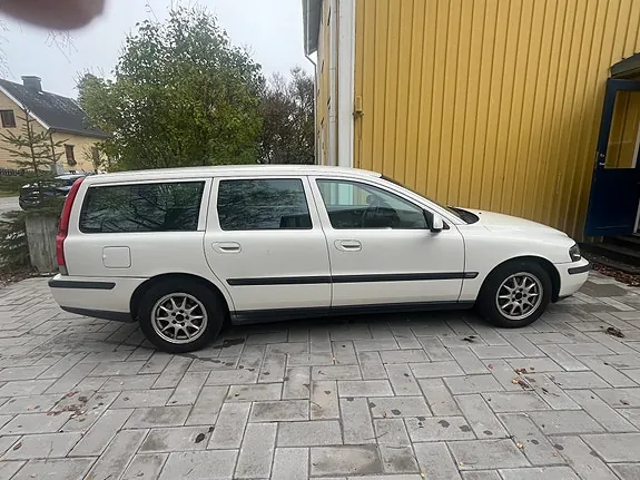 Volvo V70 2001 photo 3