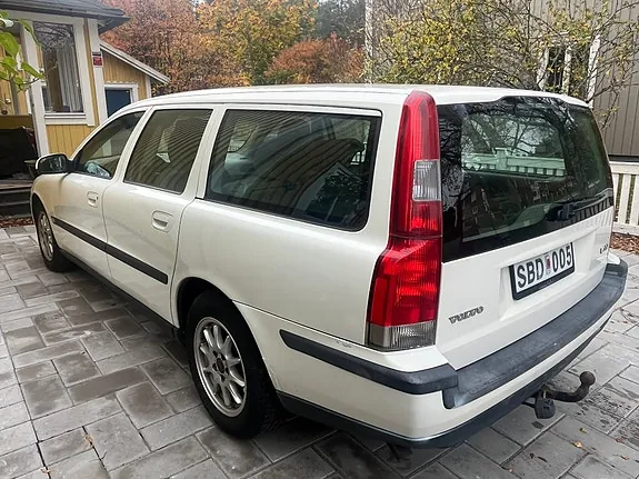 Volvo V70 2001 photo 2