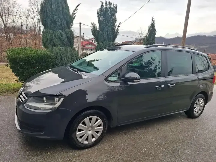 Volkswagen Sharan 2011 photo 3