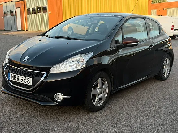 Peugeot 208 2012 photo 5