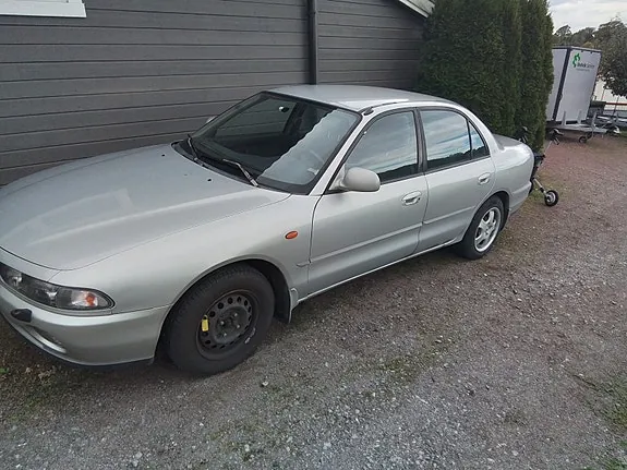 Mitsubishi Galant 1993 photo 2
