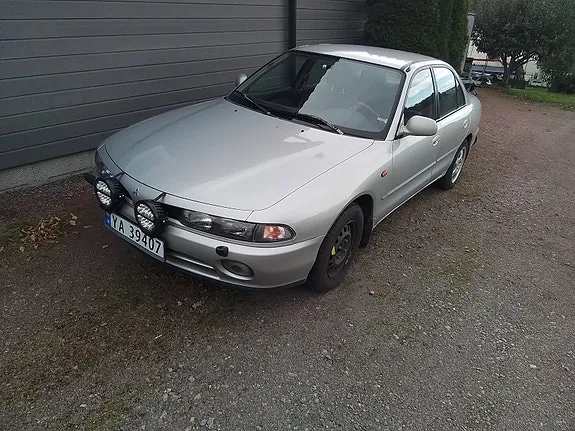 Mitsubishi Galant