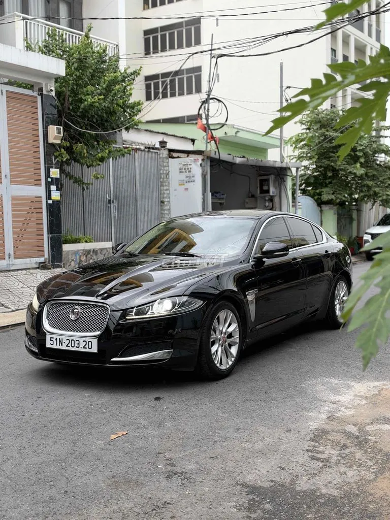 Jaguar Xf 2014 photo 2