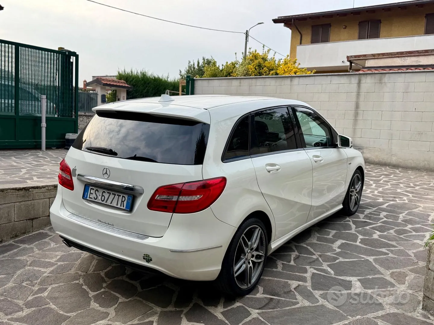 Mercedes-Benz B 180 Cdi 2013 photo 4