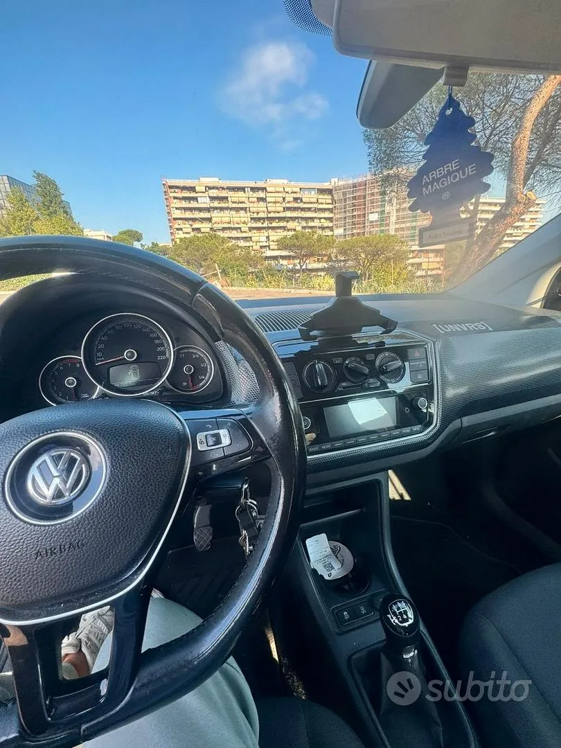 Volkswagen Up 2017 photo 5