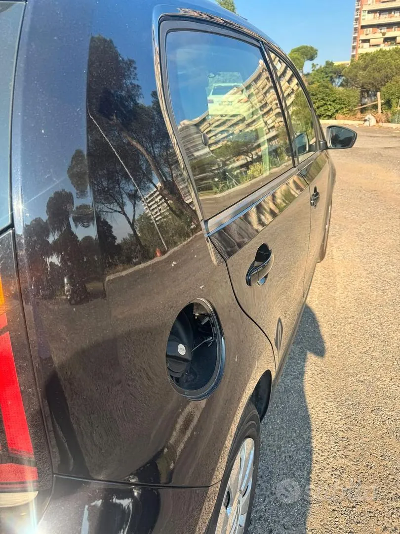 Volkswagen Up 2017 photo 4