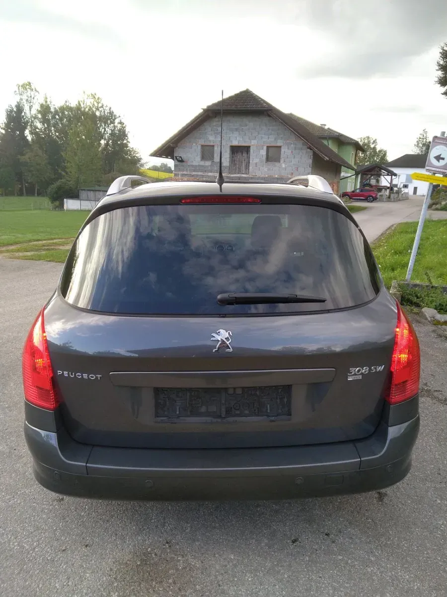 Peugeot 308 2013 photo 3