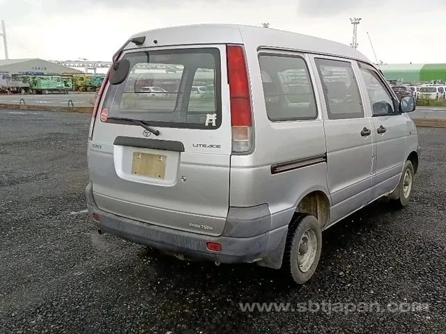 Toyota Liteace 2001 photo 4