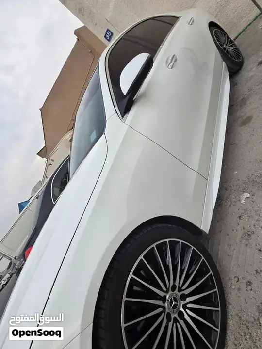 Mercedes-Benz C200 2023 photo 2