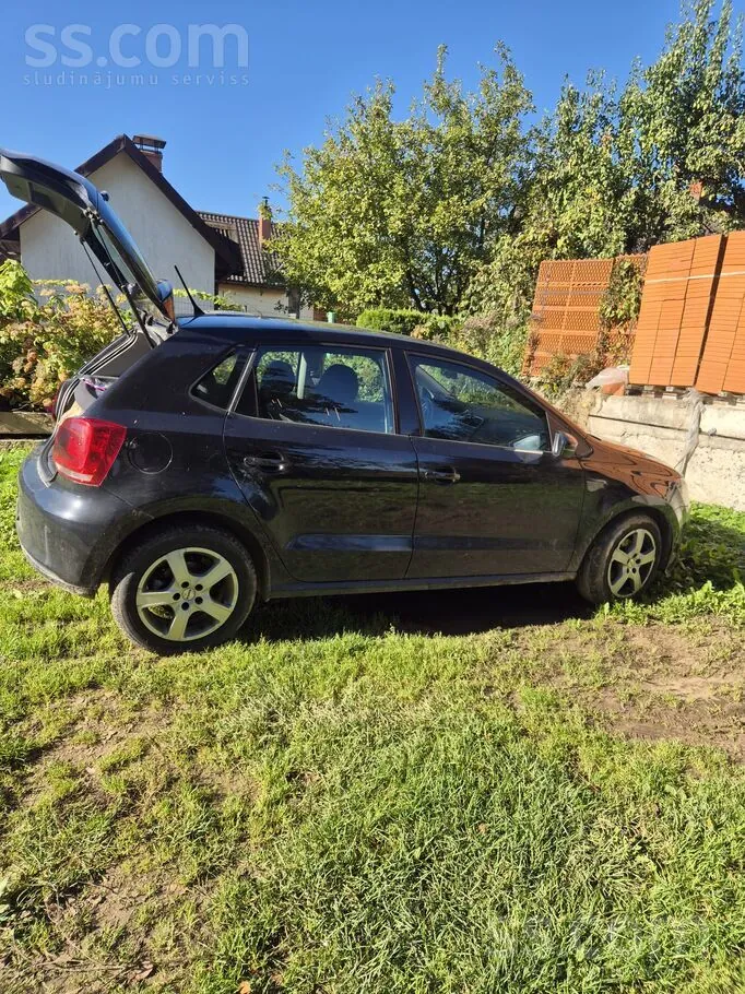 Volkswagen Polo 2012 photo 2
