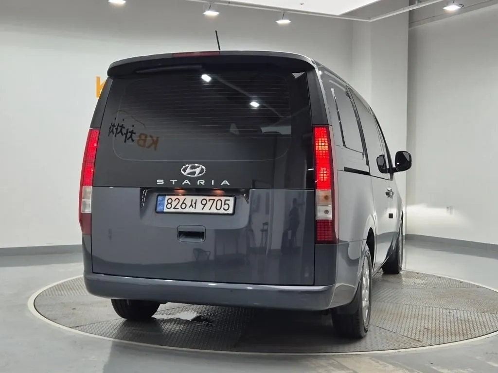 Hyundai Staria 2022 photo 3