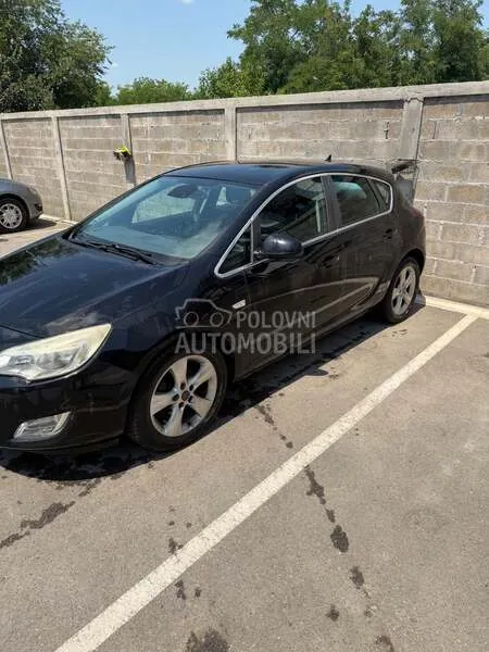 Opel Astra J 2011 photo 5