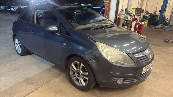 Vauxhall Corsa 2010 photo 3