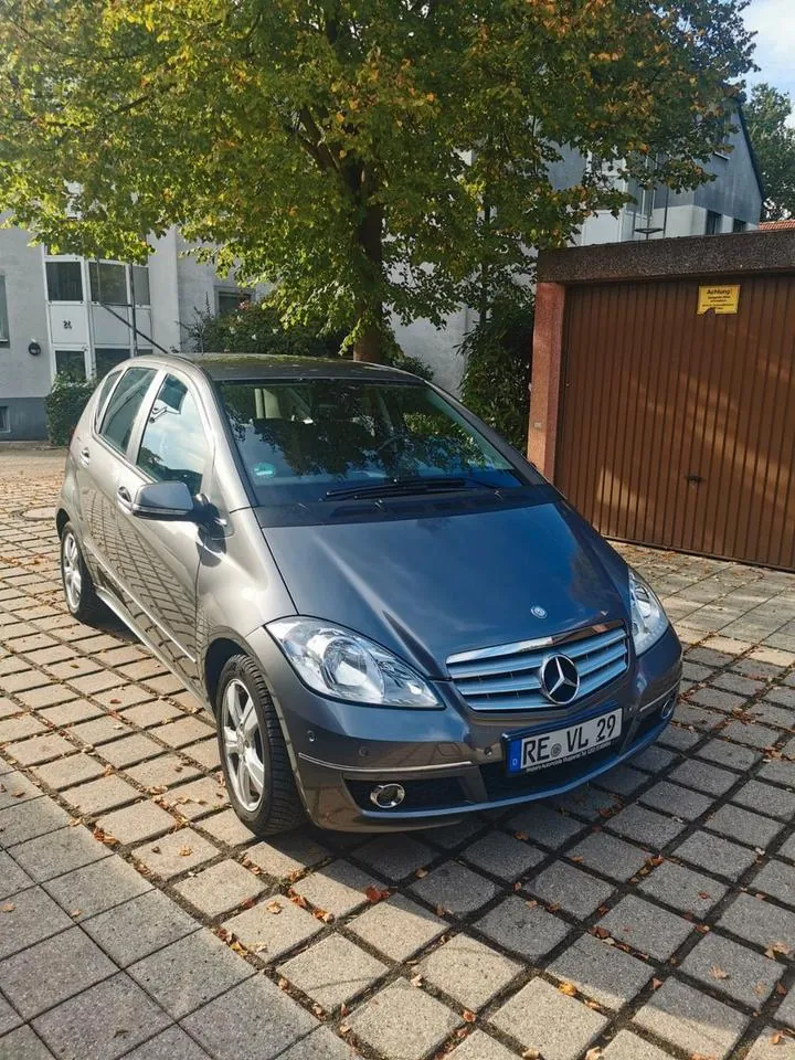 Mercedes-Benz A180