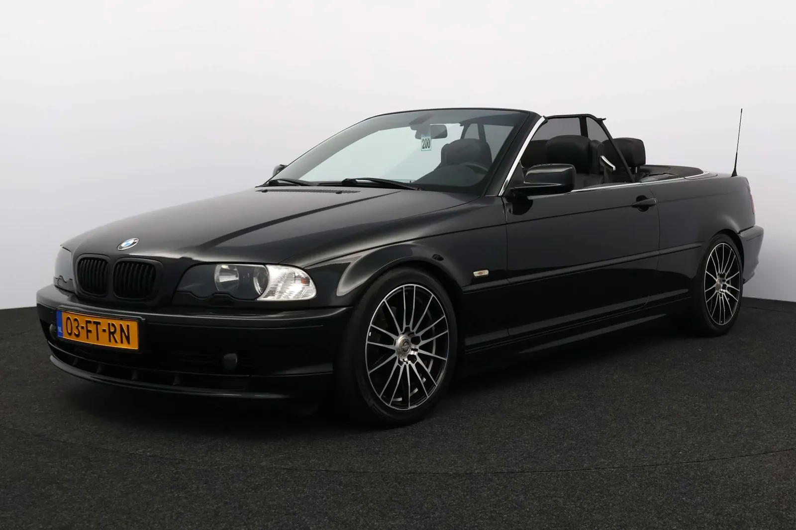 BMW 323I 2000 photo 2