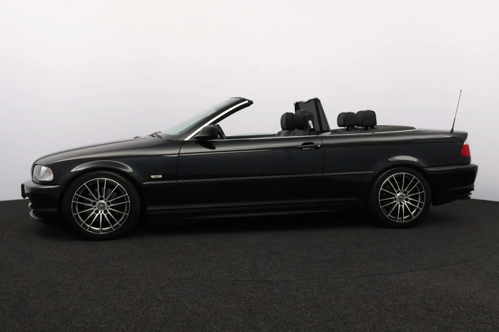BMW 323I 2000 photo 4