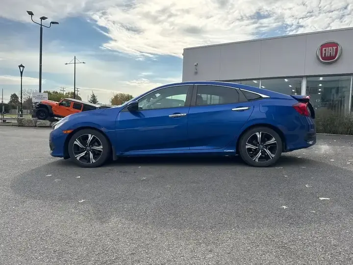 Honda Civic 2017 photo 2