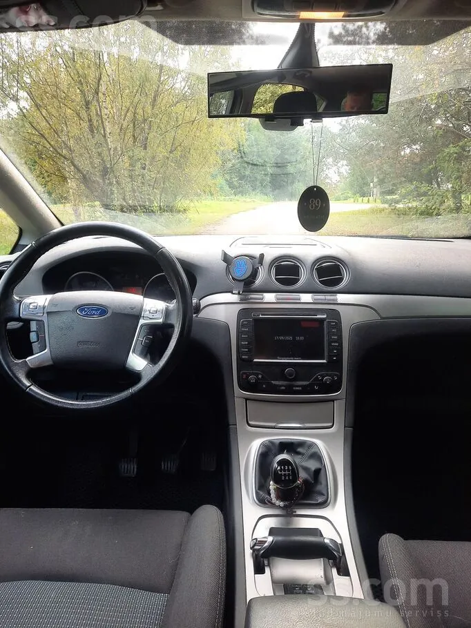 Ford S-Max 2011 photo 4