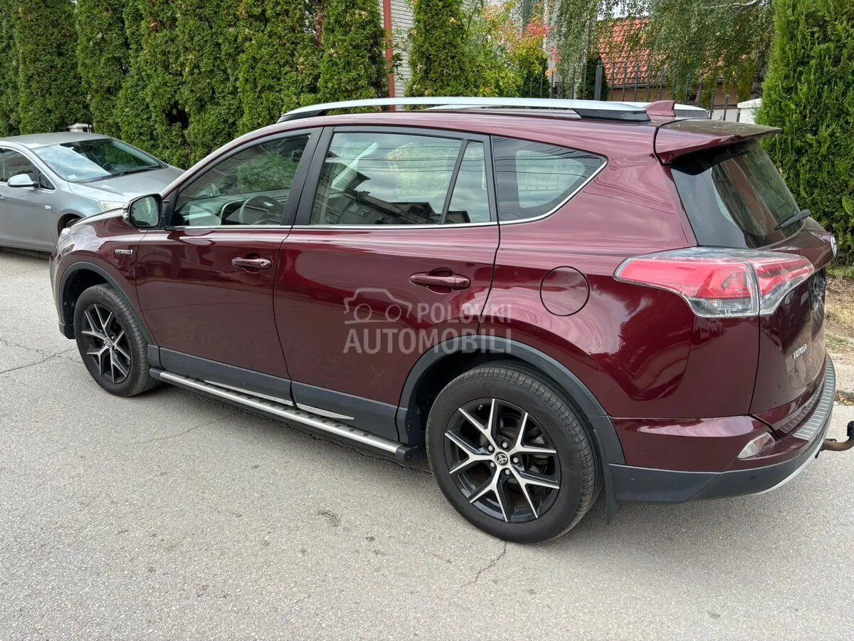 Toyota Rav 4 2017 photo 3