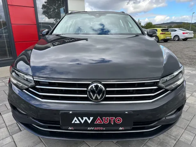 Volkswagen Passat Variant 2023 photo 2