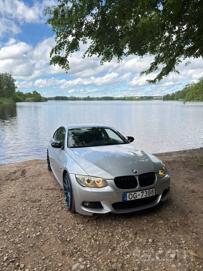 BMW 330